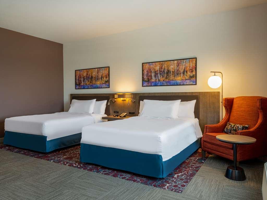 Hilton Garden Inn Jeffersonville Louisville North Room photo