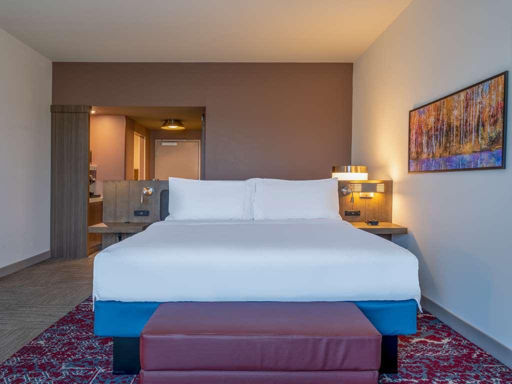 Hilton Garden Inn Jeffersonville Louisville North Room photo